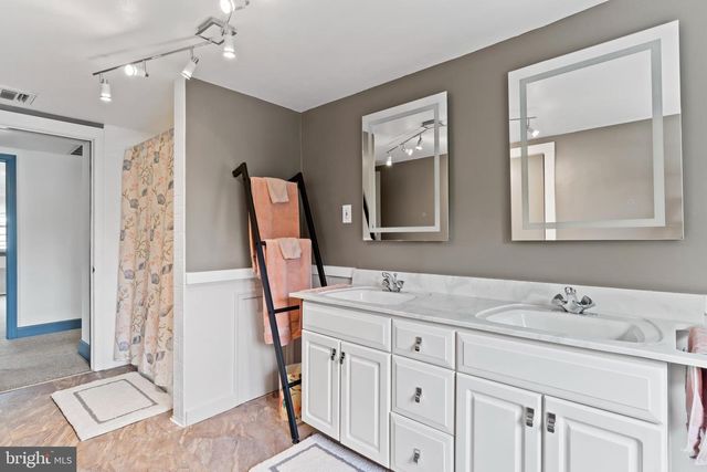 6 S 34TH ST, Camp Hill, PA 17011