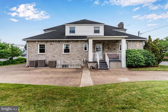 6 S 34TH ST, Camp Hill, PA 17011