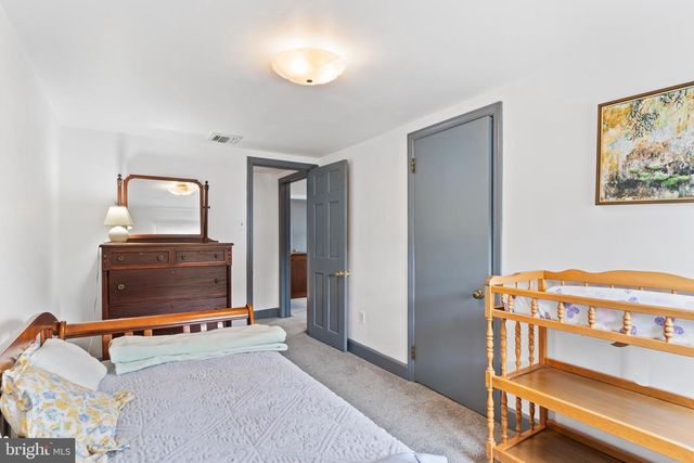 6 S 34TH ST, Camp Hill, PA 17011
