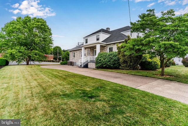 6 S 34TH ST, Camp Hill, PA 17011