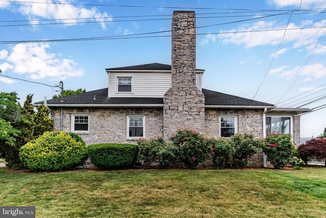 6 S 34TH ST, Camp Hill, PA 17011