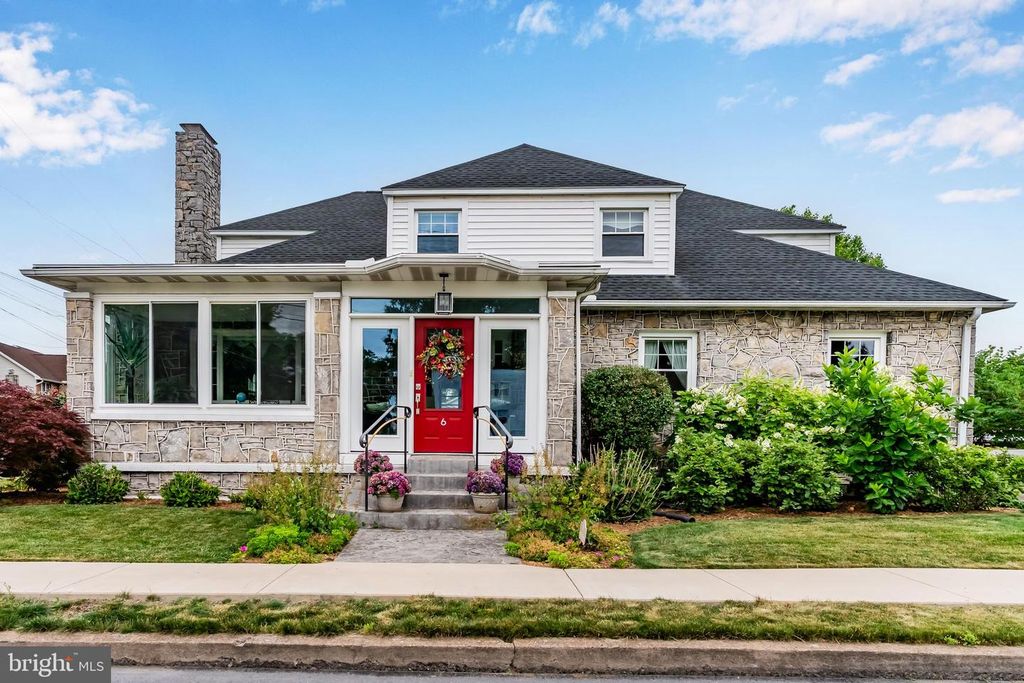 6 S 34TH ST, Camp Hill, PA 17011