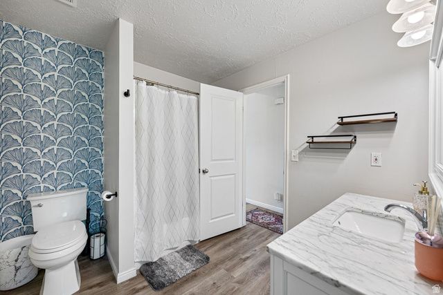 9141 S LITTLE CREEK DR, West Jordan, UT 84088