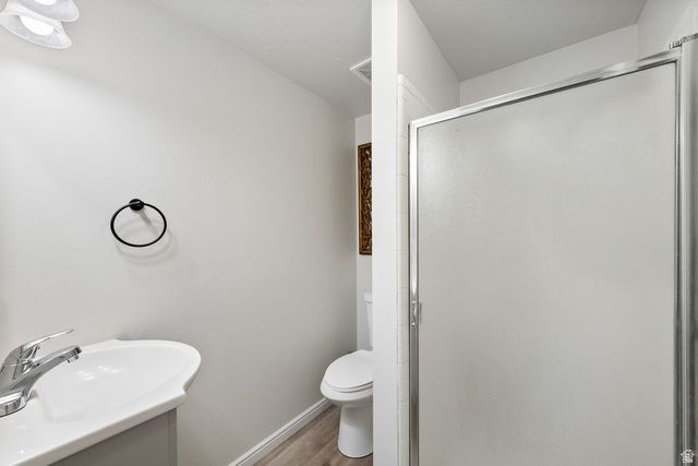 9141 S LITTLE CREEK DR, West Jordan, UT 84088