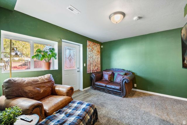 9141 S LITTLE CREEK DR, West Jordan, UT 84088