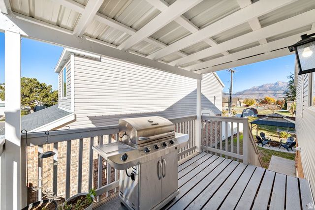 9141 S LITTLE CREEK DR, West Jordan, UT 84088