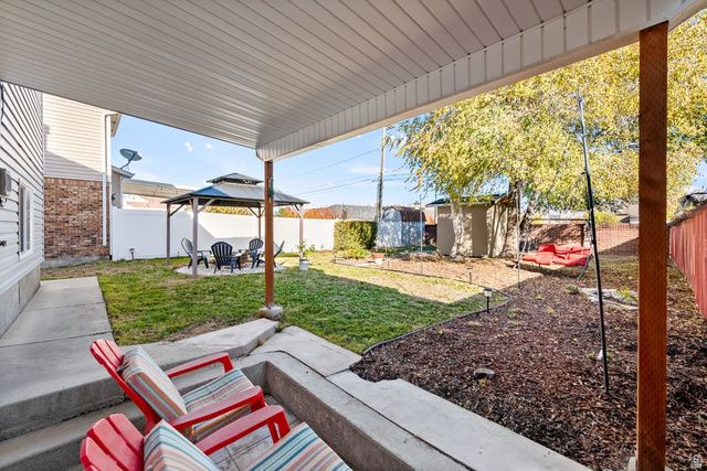 9141 S LITTLE CREEK DR, West Jordan, UT 84088