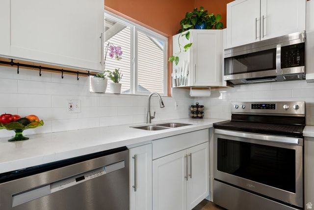 9141 S LITTLE CREEK DR, West Jordan, UT 84088