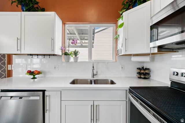 9141 S LITTLE CREEK DR, West Jordan, UT 84088