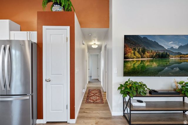 9141 S LITTLE CREEK DR, West Jordan, UT 84088