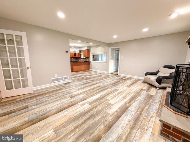 890 JORDAN DR, Bensalem, PA 19020