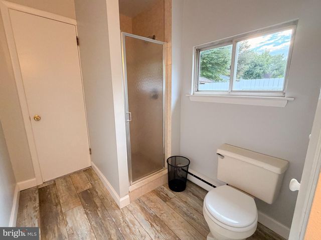 890 JORDAN DR, Bensalem, PA 19020