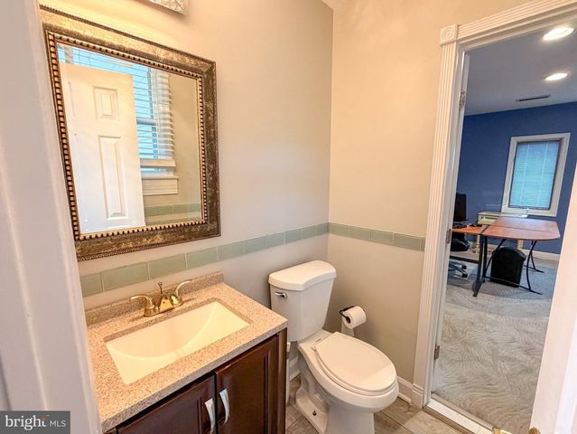 890 JORDAN DR, Bensalem, PA 19020