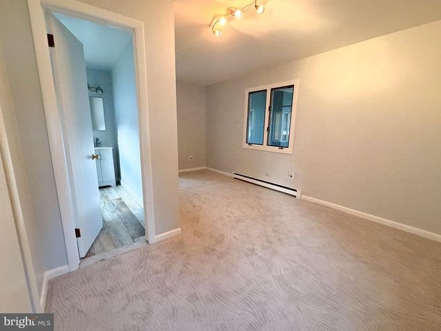 890 JORDAN DR, Bensalem, PA 19020