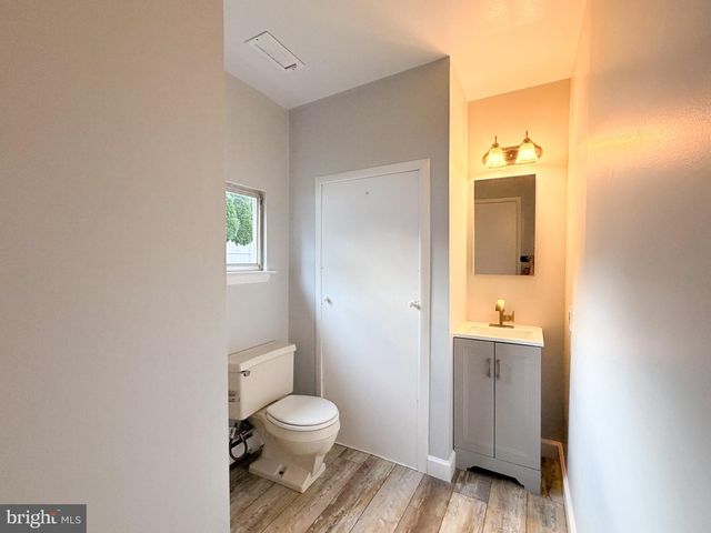 890 JORDAN DR, Bensalem, PA 19020