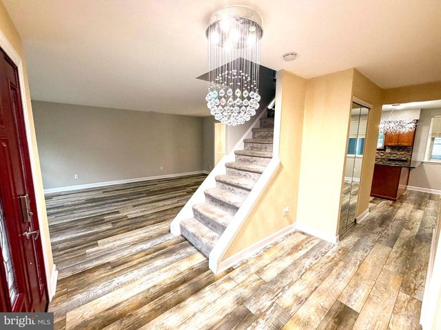 890 JORDAN DR, Bensalem, PA 19020