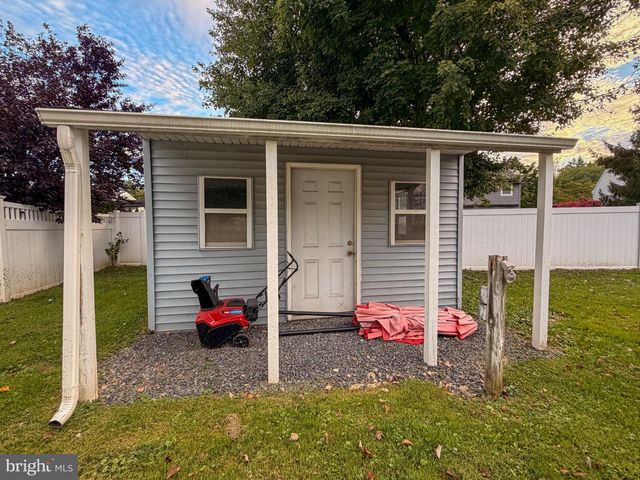 890 JORDAN DR, Bensalem, PA 19020