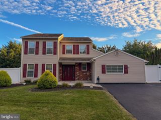 890 JORDAN DR, Bensalem, PA 19020