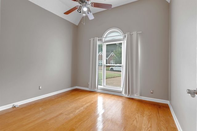 7494 S LINKS VIEW LN, Cordova, TN 38018