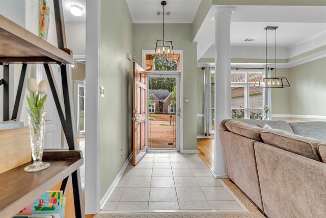 7494 S LINKS VIEW LN, Cordova, TN 38018