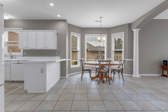 7494 S LINKS VIEW LN, Cordova, TN 38018