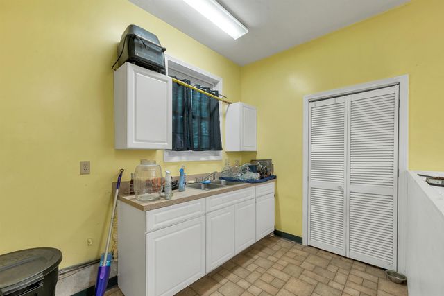 71 Kelleys Corner Road, Chichester, NH 03258