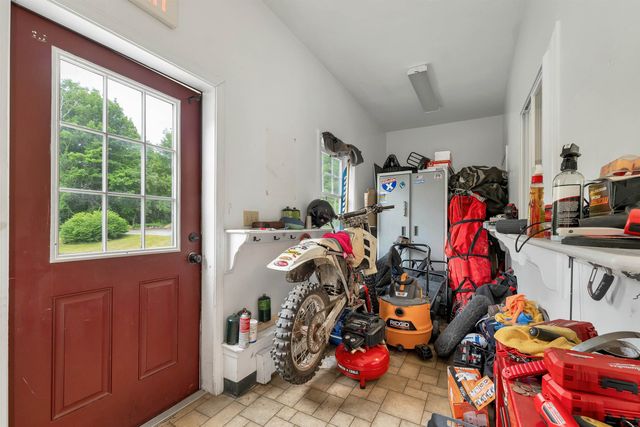 71 Kelleys Corner Road, Chichester, NH 03258