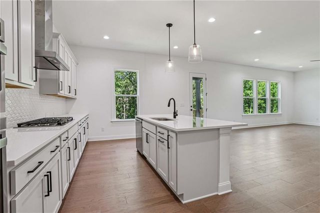 211 East Harbor Drive, Dawsonville, GA 30534