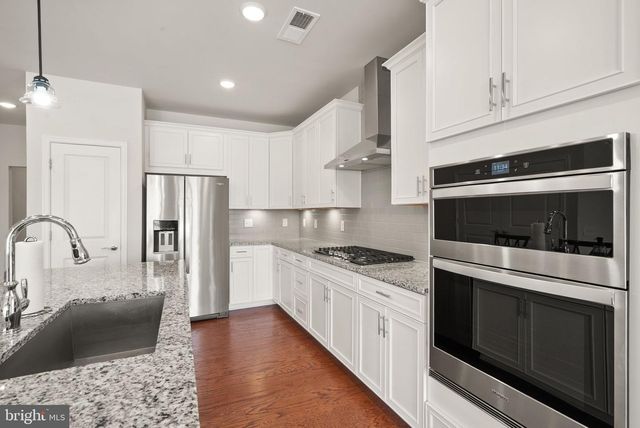 6765 AZALEA GARDEN LN, Haymarket, VA 20169
