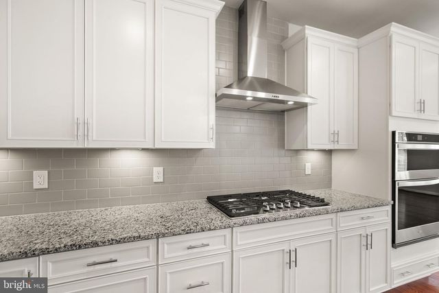 6765 AZALEA GARDEN LN, Haymarket, VA 20169