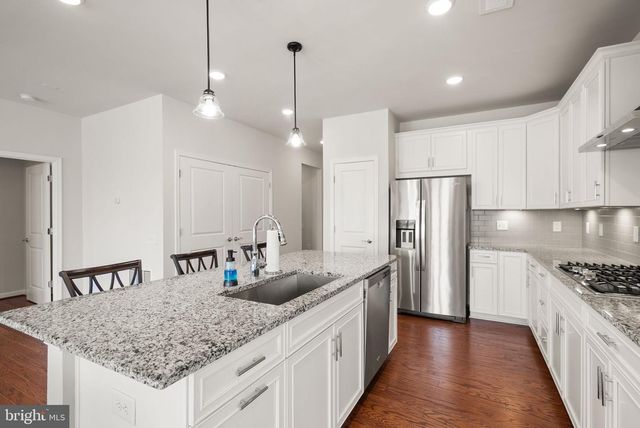 6765 AZALEA GARDEN LN, Haymarket, VA 20169