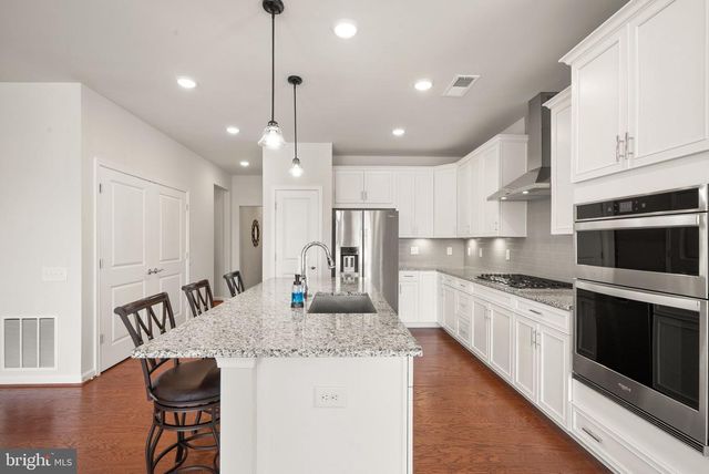 6765 AZALEA GARDEN LN, Haymarket, VA 20169