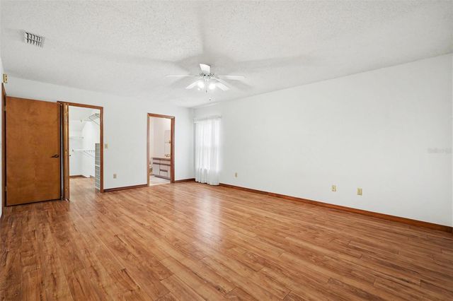 34334 WHISPERING OAKS BOULEVARD, Dade City, FL 33523