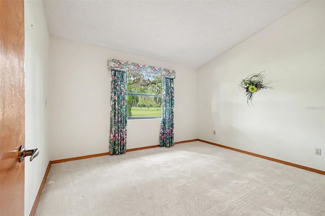 34334 WHISPERING OAKS BOULEVARD, Dade City, FL 33523