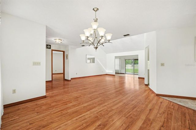 34334 WHISPERING OAKS BOULEVARD, Dade City, FL 33523