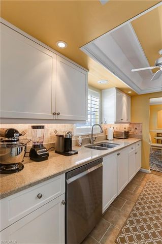 4126 Belair LN B-10, Naples, FL 34103