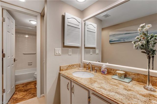 4126 Belair LN B-10, Naples, FL 34103