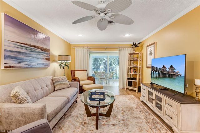4126 Belair LN B-10, Naples, FL 34103