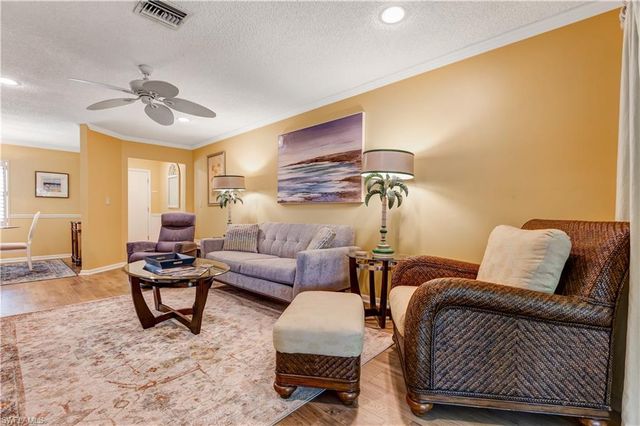 4126 Belair LN B-10, Naples, FL 34103