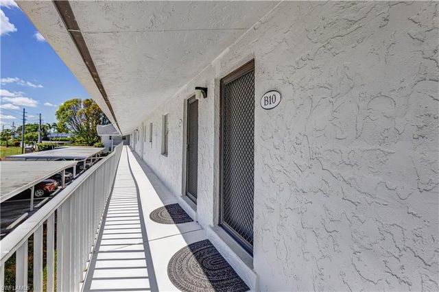 4126 Belair LN B-10, Naples, FL 34103