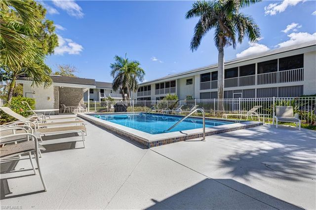 4126 Belair LN B-10, Naples, FL 34103