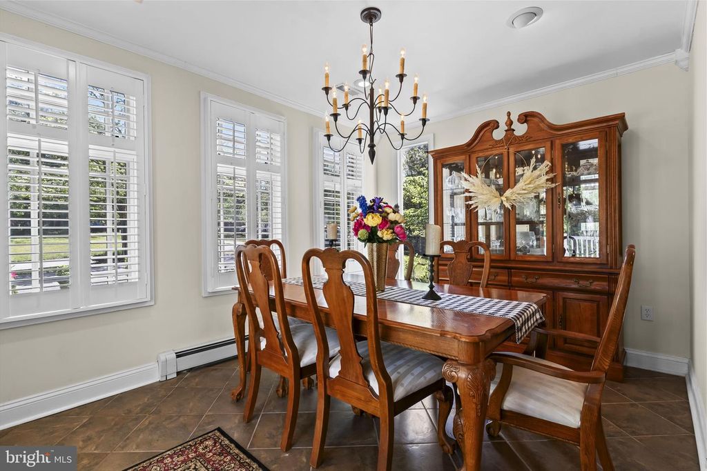 Image 12 of property listing at 5470 HUNTINGTOWN RD, Huntingtown, MD 20639