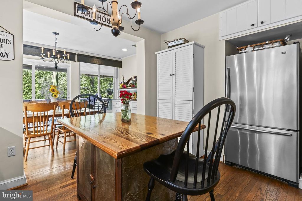Image 18 of property listing at 5470 HUNTINGTOWN RD, Huntingtown, MD 20639