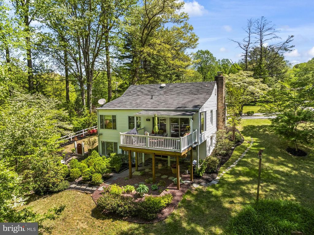 Image 2 of property listing at 5470 HUNTINGTOWN RD, Huntingtown, MD 20639