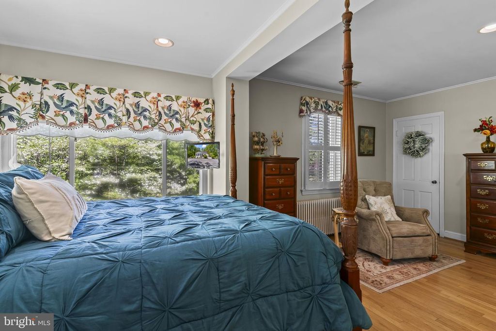 Image 26 of property listing at 5470 HUNTINGTOWN RD, Huntingtown, MD 20639
