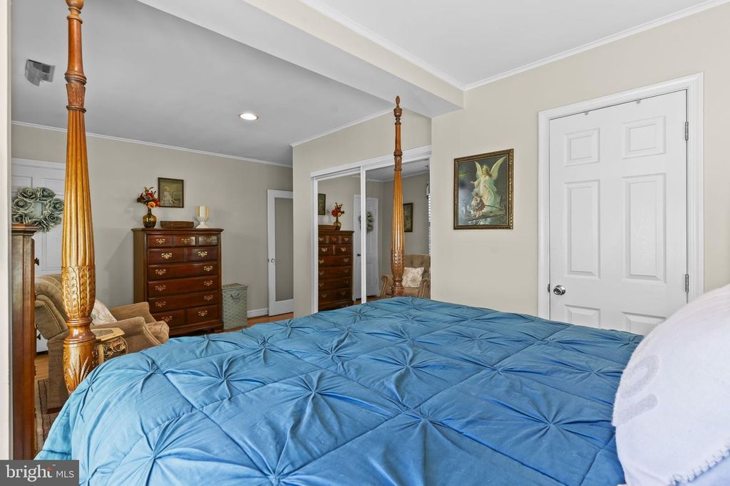 Image 27 of property listing at 5470 HUNTINGTOWN RD, Huntingtown, MD 20639