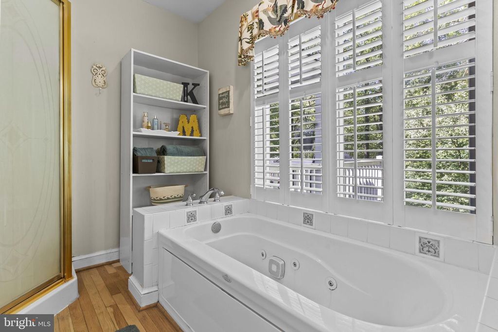 Image 29 of property listing at 5470 HUNTINGTOWN RD, Huntingtown, MD 20639