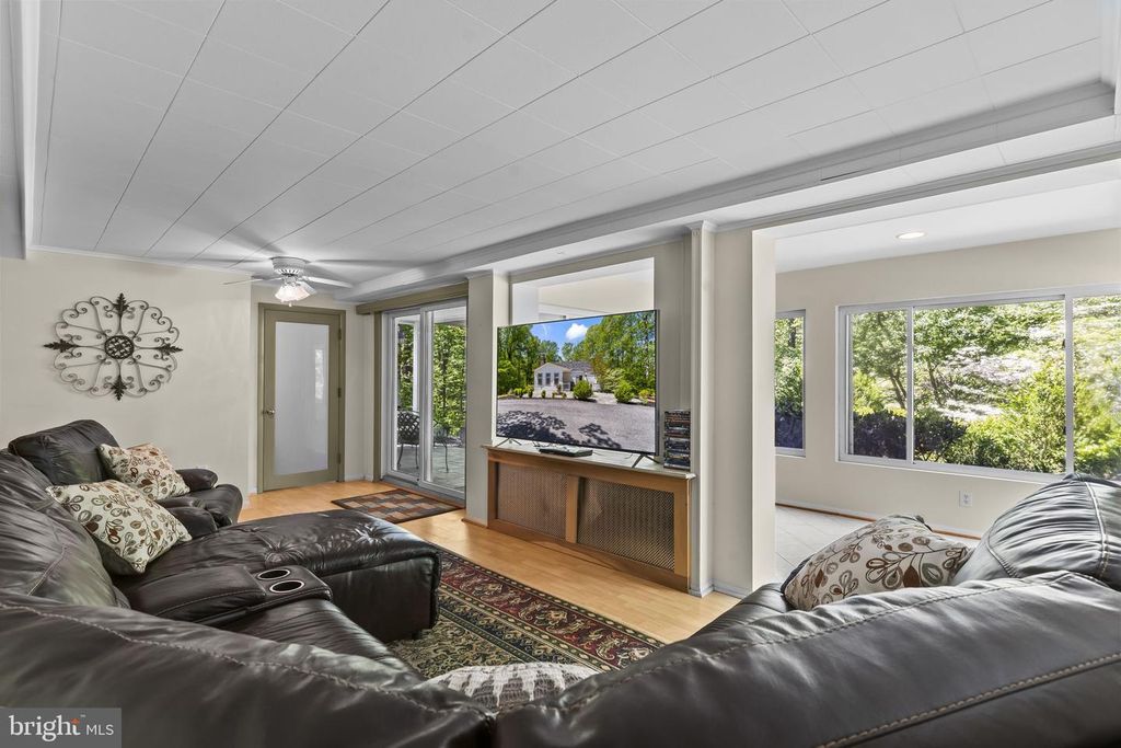Image 31 of property listing at 5470 HUNTINGTOWN RD, Huntingtown, MD 20639