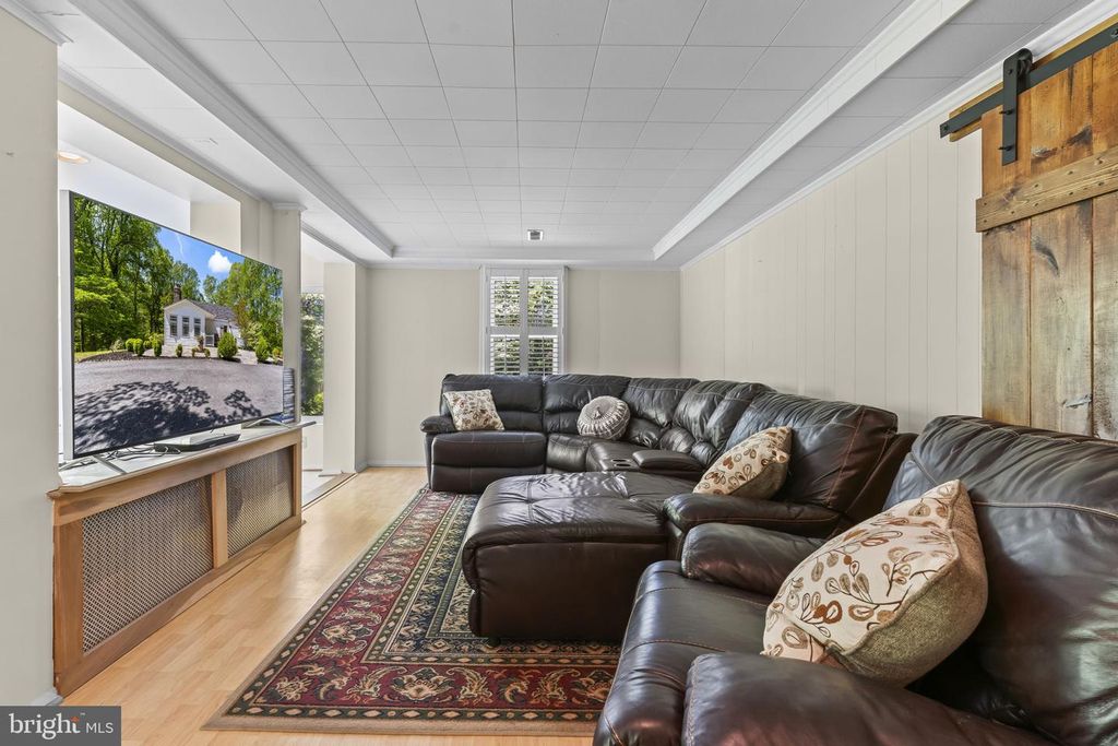 Image 32 of property listing at 5470 HUNTINGTOWN RD, Huntingtown, MD 20639