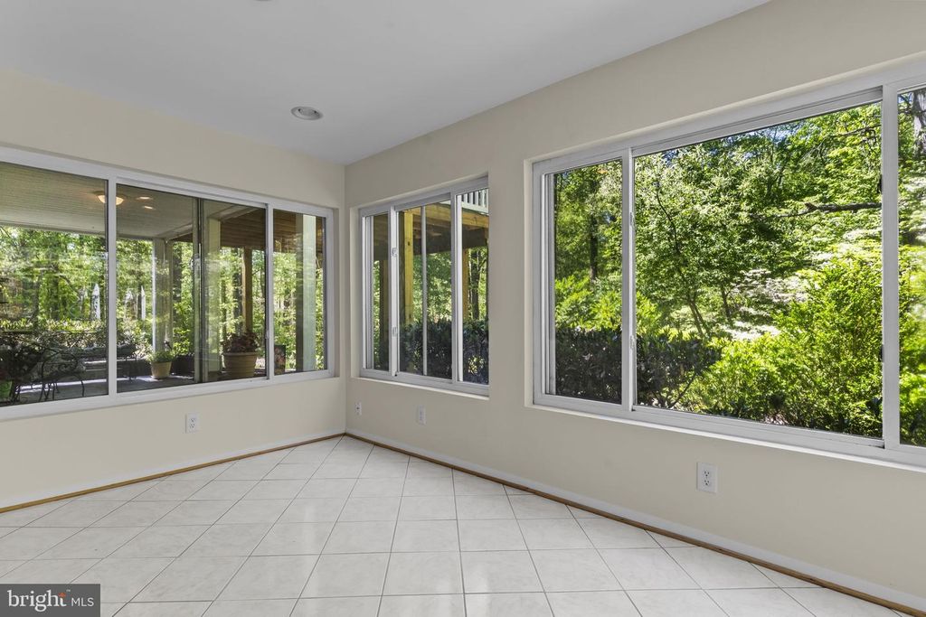 Image 34 of property listing at 5470 HUNTINGTOWN RD, Huntingtown, MD 20639